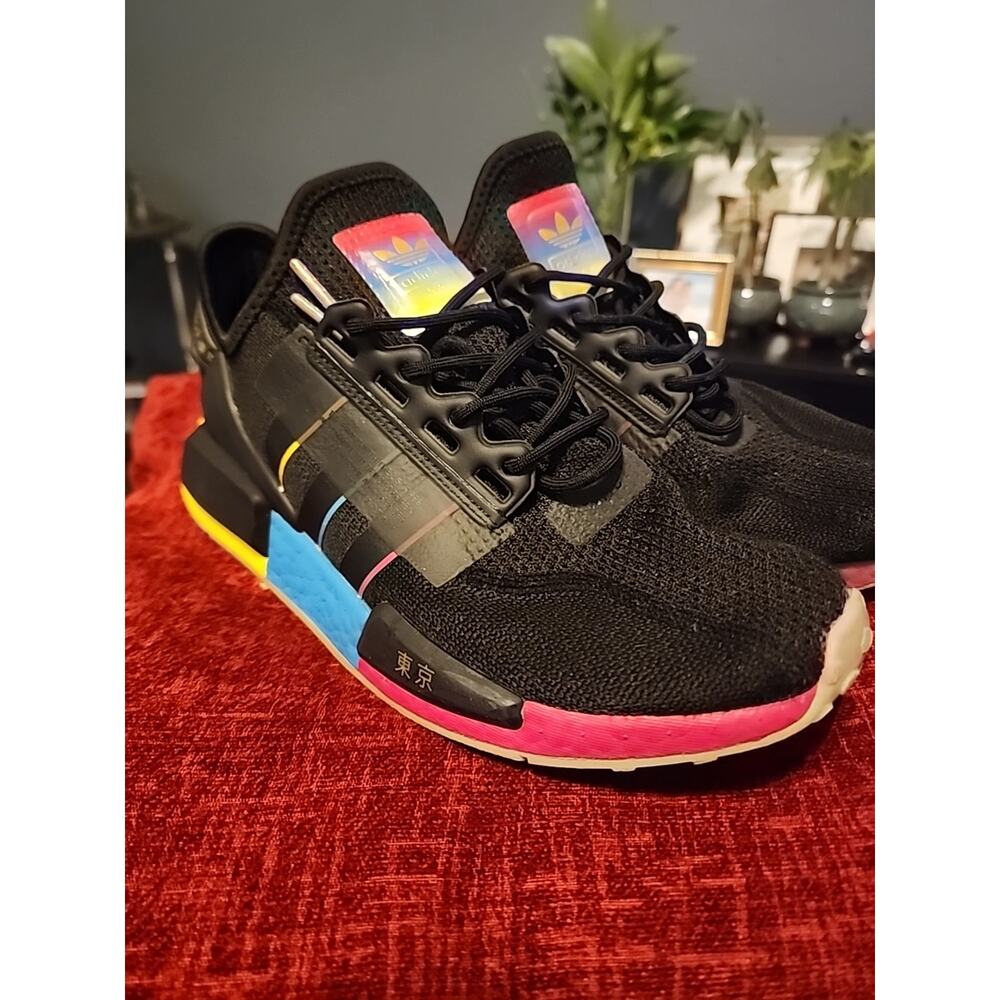 adidas NMD_R1 V2 Tokyo Nights Size 9